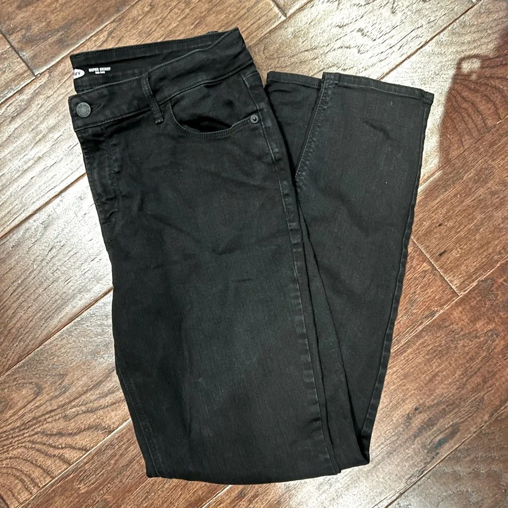 NWOT Old Navy Super Skinny Mid-Rise Jeans - Picture 1 of 3